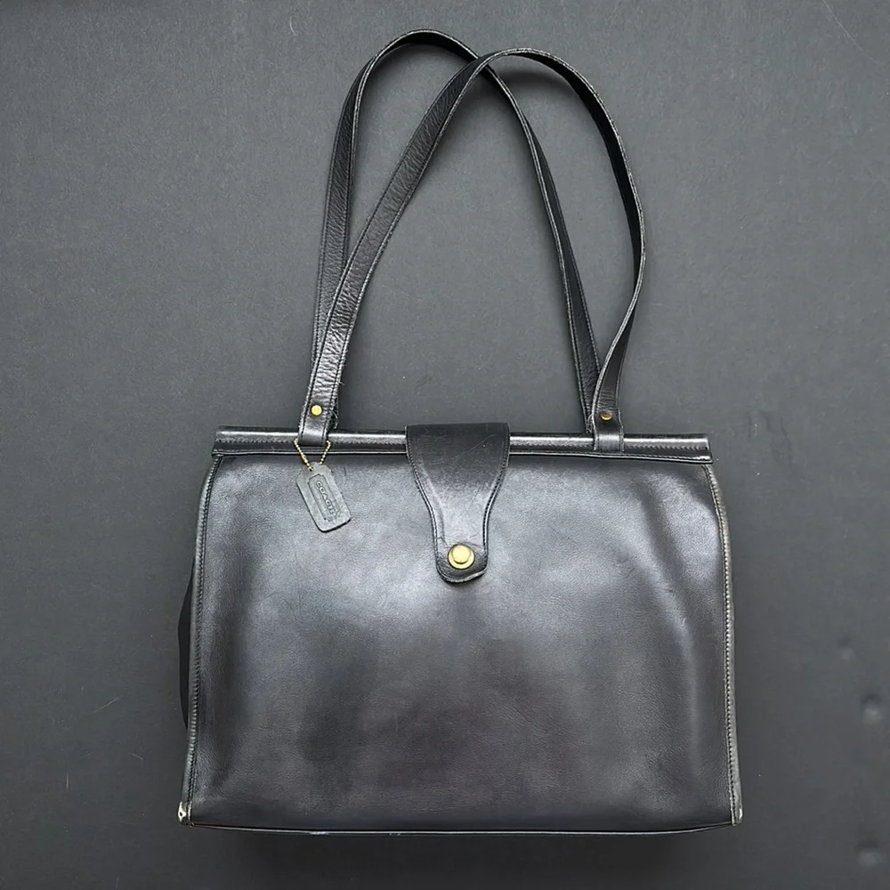 12/13 AT 3:00 PM EST COACH TALK

Vintage Coach 💼 👜……..and history!! - Picture 14 of 16